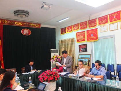 Đoàn cán bộ Sở GD-ĐT tỉnh thăm và thẩm định đề án mở mã ngành CNTT tại trường CĐ Kinh tế-Tài chính Thái Nguyên.